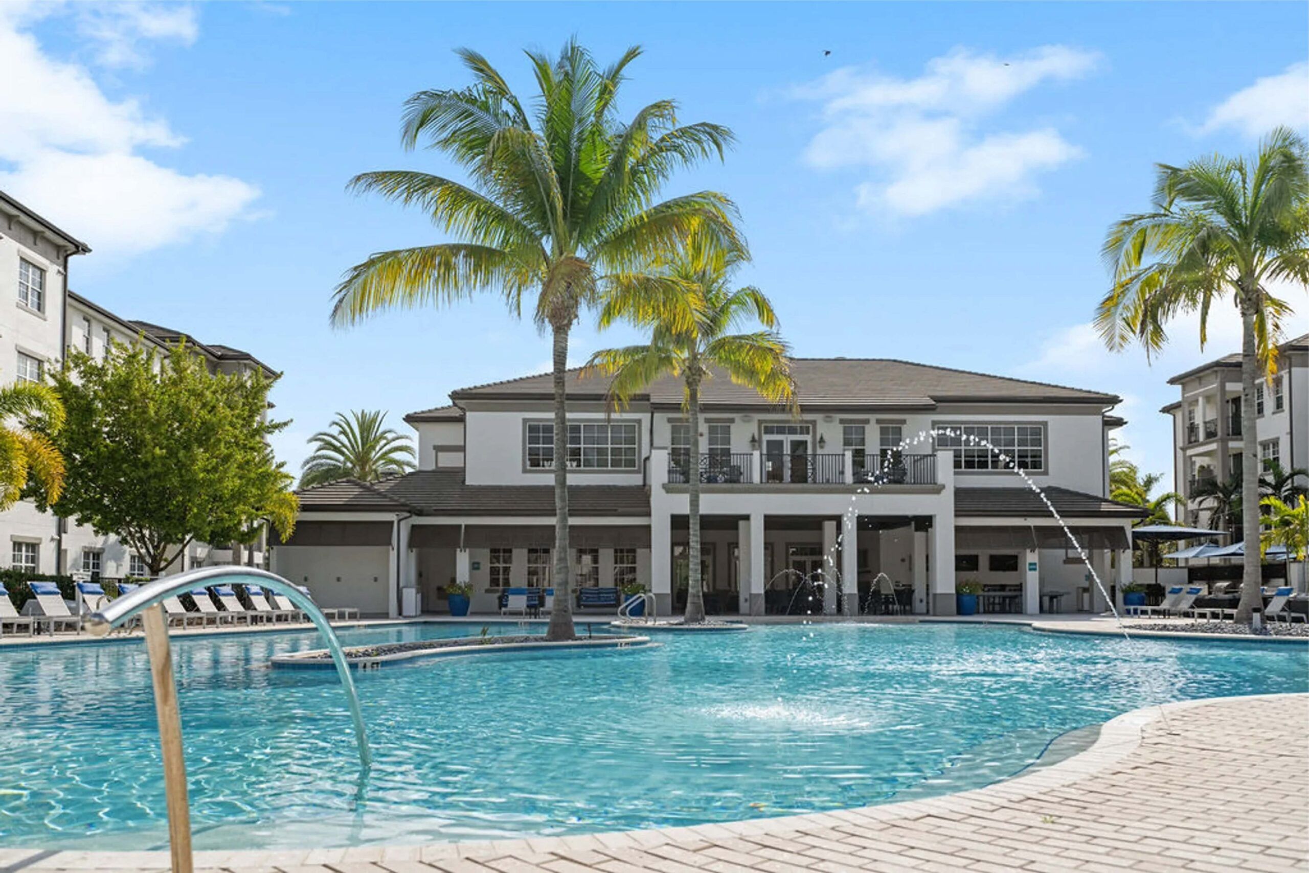 Inspira Resort-Style Pool